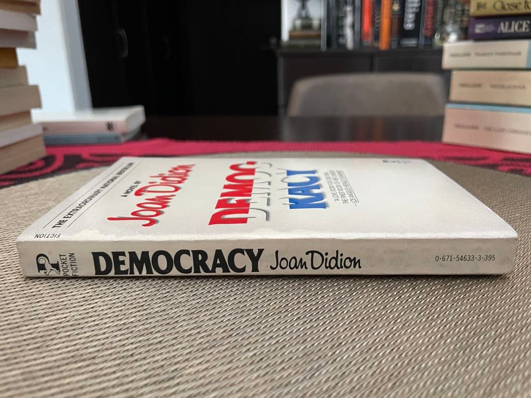 希少　Joan Didion Democracy