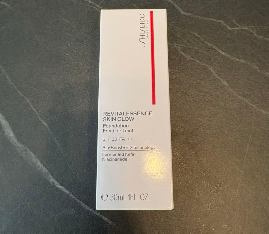 【新品未使用】　SHISEIDO エッセンススキングロウファンデーション　230