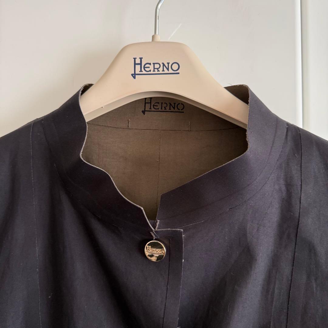 Herno ヘルノ カーキ/ブラック リバーシブルコート