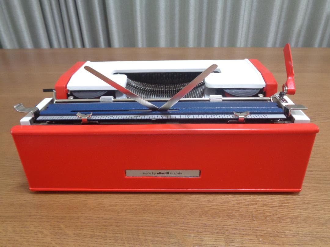 完動品　olivetti LetteraDLタイプライター　フランストリコロール