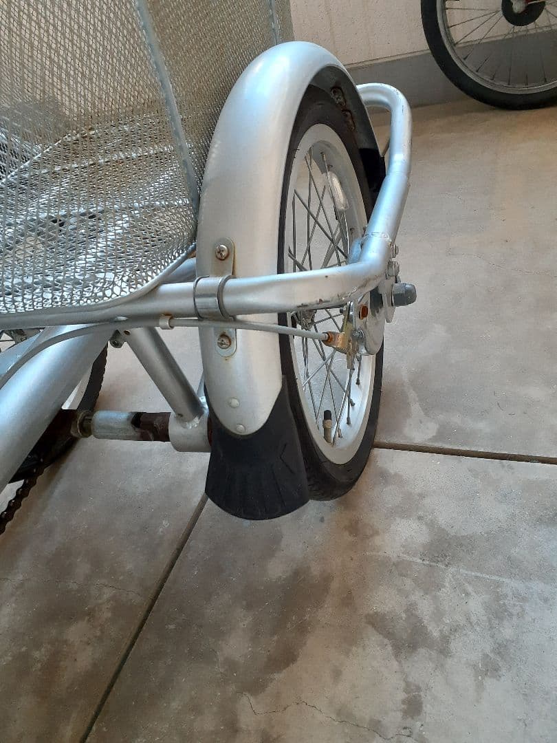 ❤️大阪 三輪自転車 シルバーメッシュバスケット付【着払いか引取り可】